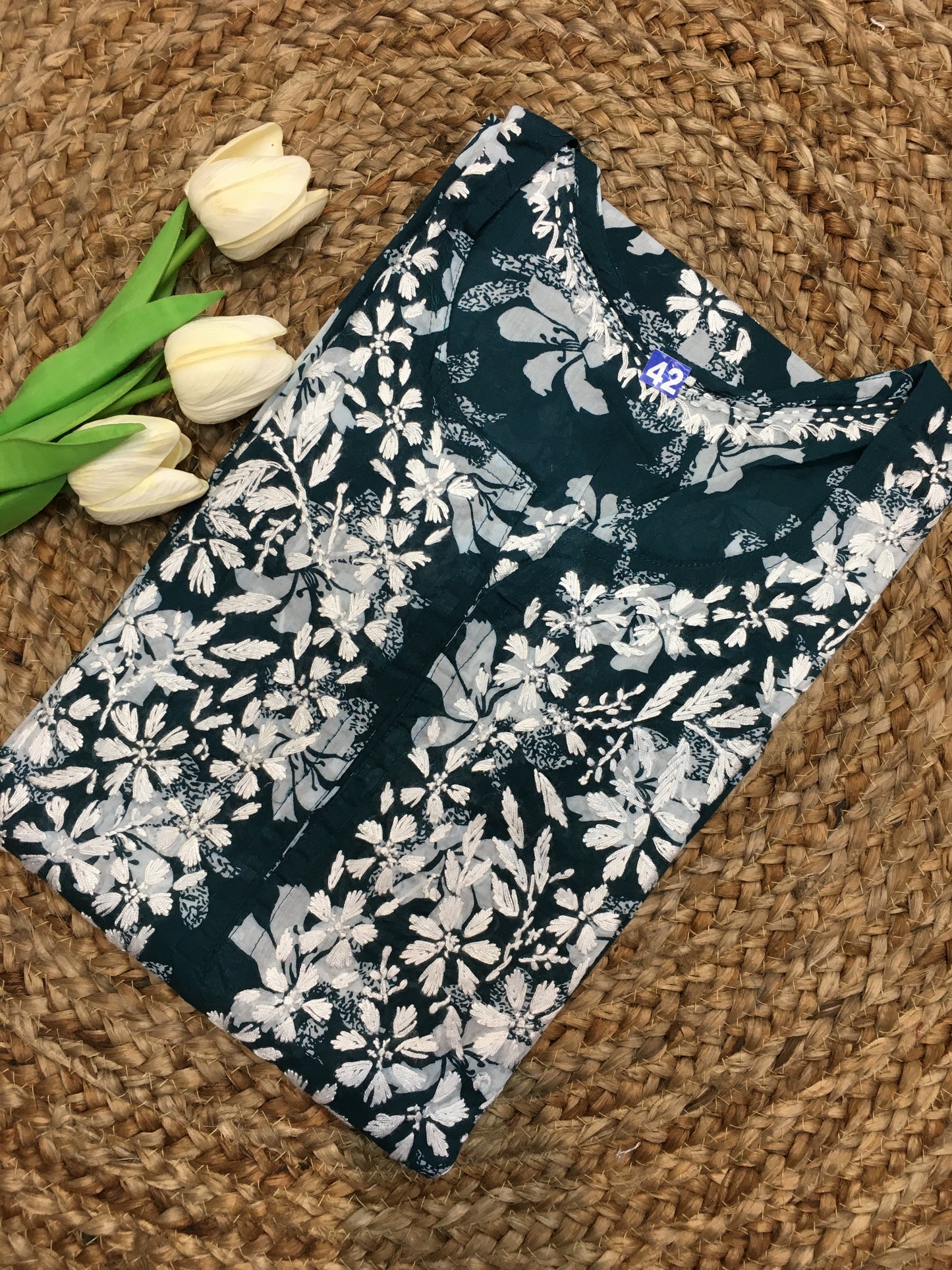 Lucknavi Chikankari Kurta